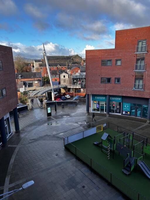 City Centre Apartment. Wrexham Exterior photo