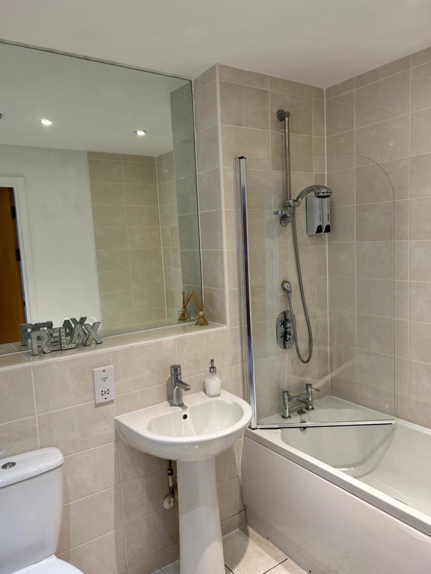 City Centre Apartment. Wrexham Exterior photo